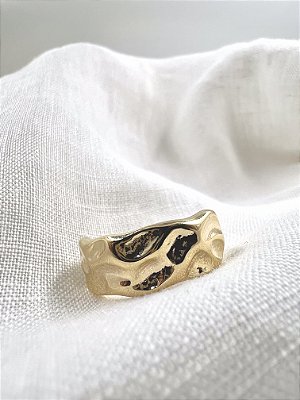 Anel Orgânico Martelado Regulável - Banhado a Ouro