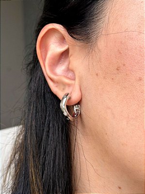 Argola Orgânica Cravejada - Banhada a Ródio