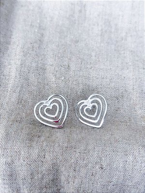 Brinco Beating Heart - Banhado a Ródio