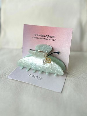 Prendedor com Letra e Pérola Barroca Personalizado