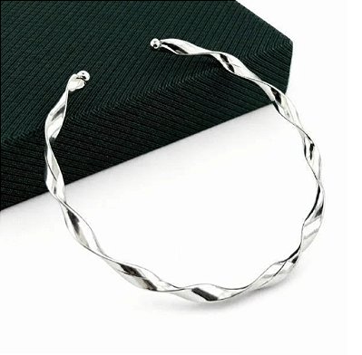 Choker Plaquinha e Pedrinha