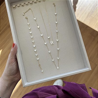 Conjunto Colar letrinha, Colar corações e Pulseira corações