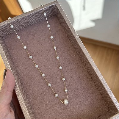 Colar mini pérolas batata e pérola batata média
