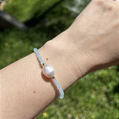 Pulseira silicone cristais azul claro e pérola arroz