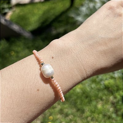 Pulseira silicone cristais coral e pérola arroz