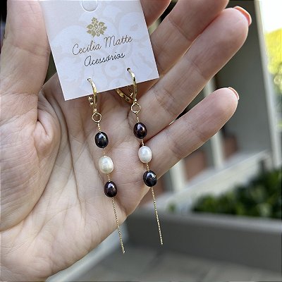 Brinco pérolas arroz brancas e negras
