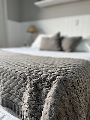 Peseira e capa de almofada tricot cinza