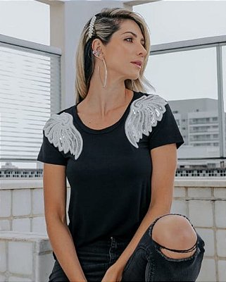 Camiseta T-Shirt Feminina Com Aplicação de Asas em Paetês Prata