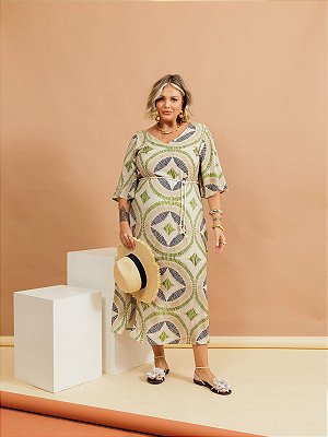 Vestido Fenda Lateral Estampado Mide Plus Size