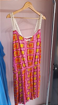 Macaquinho Estampado de Alca Detalhes Renda Plus Size