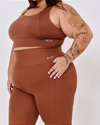 Calça com Bolso Lateral (Plus Size) - Marrom | Ref: 2040