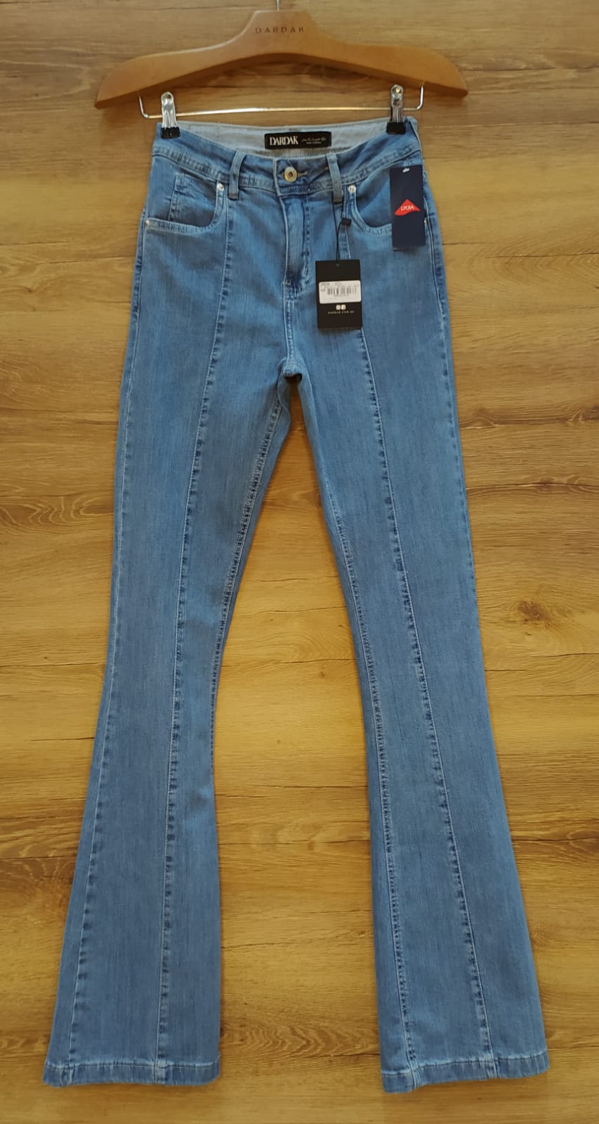 $69,90 UNIT / CALÇA BOOTCUT  C/RECORTE LAV MEDIA / GRADE: 36/1  38/3  40/2 42/2  44/2  46/1= 11 PEÇAS