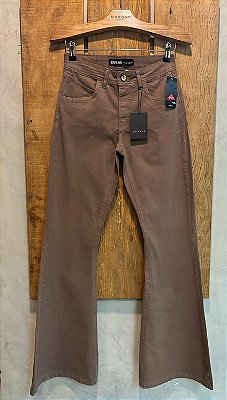 $75,90 /UNIT / CALÇA FLARE COLOR MARROM /GRADE: 36/1 38/3 40/2 42/2 44/2 46/1=11 PEÇAS