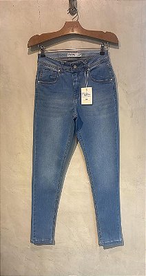 $69,90 UNIT / CIGARRETE XHAKA /LAVAGEM MEDIA/ GRADE: 36/1 38/2 40/3 42/2 44/1= 9PEÇAS