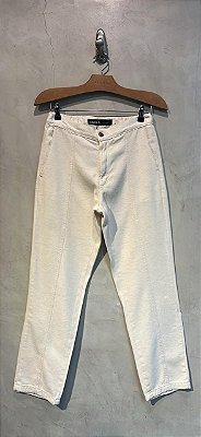 $79,90 UNIT / CALÇA LINHO COM RECORTE / OFF / GRADE:36/1 38/3 40/2 42/2 44/1= 9 PEÇAS