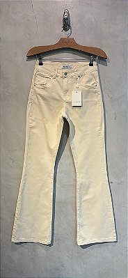 $79,90 UNIT / CALÇA BOOTCUT COLOR / AMARELO GEMA / GRADE: 36/1 38/3 40/2 42/2 44/1 = 9 PEÇAS