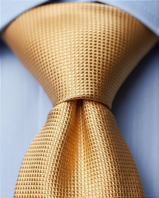 Gravata Slim Dourada Texturizada Masculina Elegante