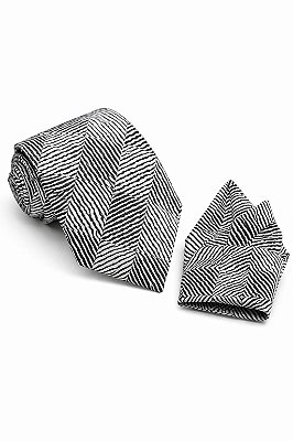 Gravata preta em chevron