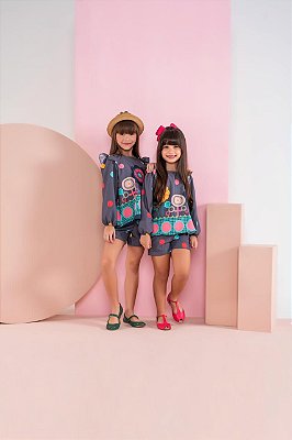 Conjunto gray flowers