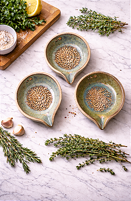 Bowl ralador de alho (com desfolhador de ervas)