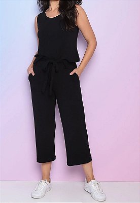 Conjunto Maria Paes  Calça Pantacourt e Blusa Preto