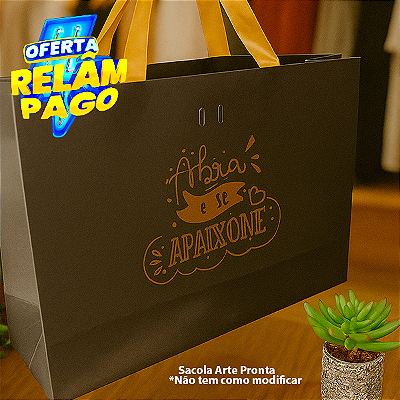 Sacola de Papel  - Arte Frase (Pronta Entrega) Cor: Preto Tam24x34x10