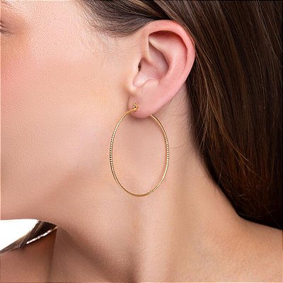 BRINCO ARGOLA FINA TORCIDA BANHADA A OURO18K