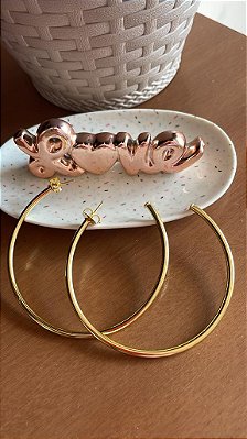 BRINCO ARGOLA TUBO GRANDE NO BANHO OURO18K