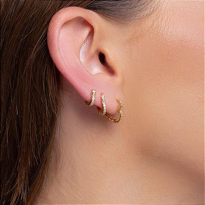 Brinco trio corações zircônia cristal no banho ouro18k