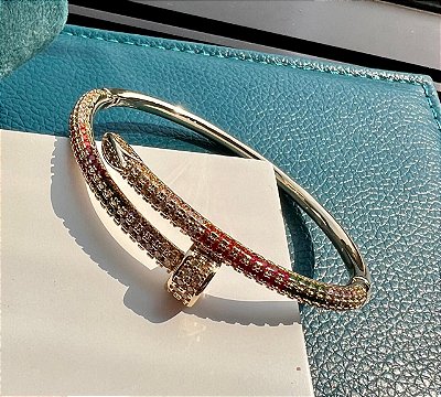 Bracelete prego cravejado micro zirconias coloridas no banho ouro18k