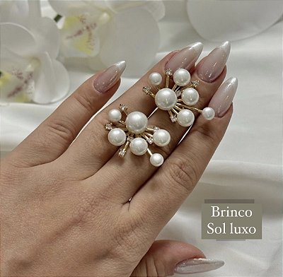 Brinco Sol de pérolas com pontos de luz zircônia cristal no banho ouro18k