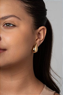 Brinco gota oca no banho ouro18k