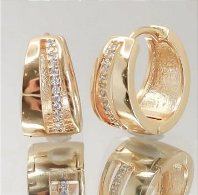 Brinco argolinha com fileira de zircônia cristal no banhoouro18k