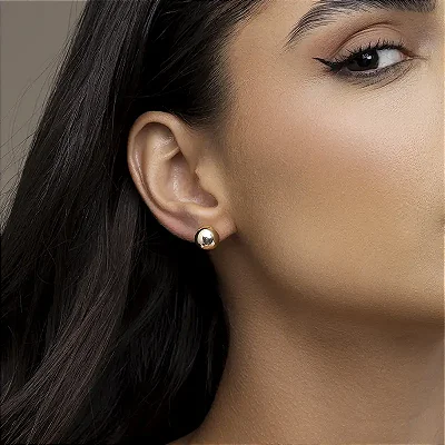 Brinco esfera lisa no banho ouro18k