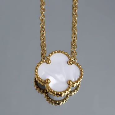 Choker  trevo madrepérola banho ouro18k