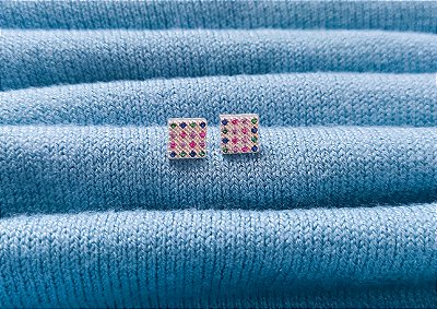 Brinco quadrado com micro pedras de zircônia coloridas - Prata 925