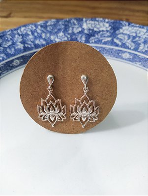 Brinco Médio flor de lótus - Prata 925