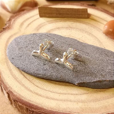 Brinco Prata 925 Cauda de Baleia – Delicado e Moderno