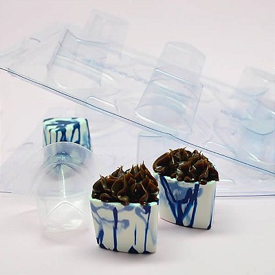 Forma para Chocolate com Silicone Copo Mousse 8 30g Ref. 9646 BWB 1unid