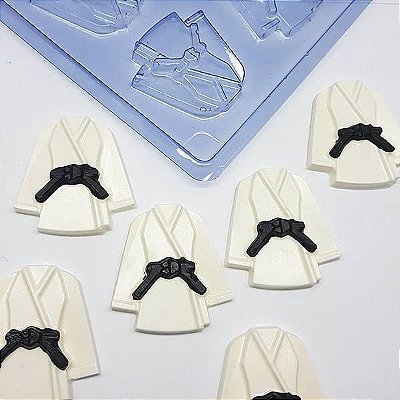 Forma para Chocolate Quimono Luta Esporte 8g Forma Simples Ref. 9657 BWB 5unids