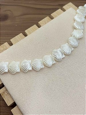 Colar Choker Perolado Conchas