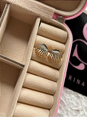 Brinco Concha Dourado