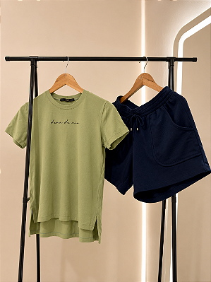 Pijama de Verão Dona de Mim T-shirt Camiseta de Manga Curta e Short Moletinho com Cós Elastico Verde Com Cinza
