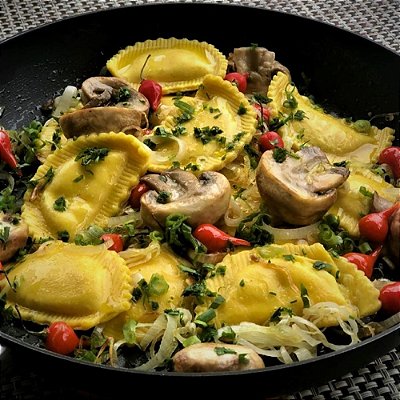 Raviolli MEZZALUNA (amarelo) de Alho Poró 1kg