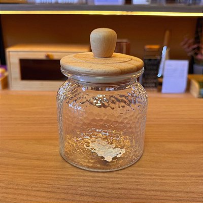 Pote de Vidro Martelado com Tampa de Bambu - 640ml