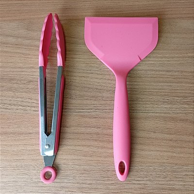 Kit Utensílios de Silicone Rosa – Pegador com Trava + Espátula Larga