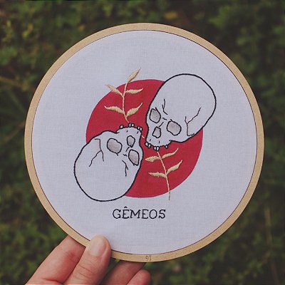 Quadro / Bastidor bordado - Signos - Gêmeos