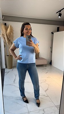 BLUSA DETALHE MANGA DE CROCHÊ AZUL
