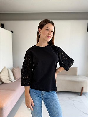 BLUSA MANGA RENDA PRETA