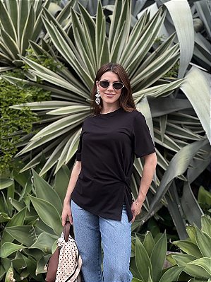 BLUSA ASSIMETRICA VICKY PRETO